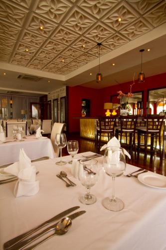 the spanish court hotel