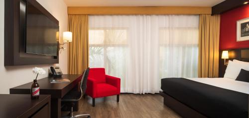 the spanish court hotel