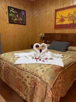 Hostal - Bungalows Camping Caceres,Caceres Province>>Caceres,2 star