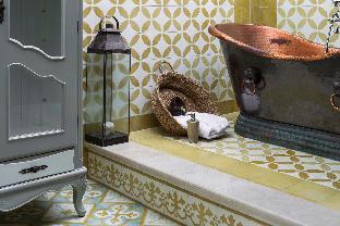 absolute beachfront romantic villa laut