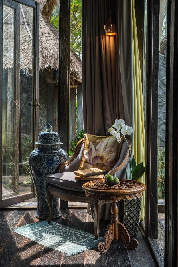 absolute beachfront romantic villa laut