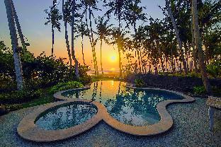 absolute beachfront romantic villa laut