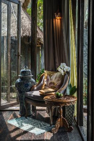 absolute beachfront romantic villa laut