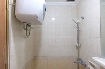 relaxing 2br majesty apartment near maranatha unversity