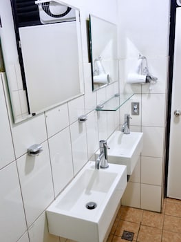 oldmancaptain hostel
