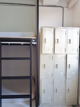 oldmancaptain hostel