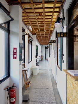oldmancaptain hostel