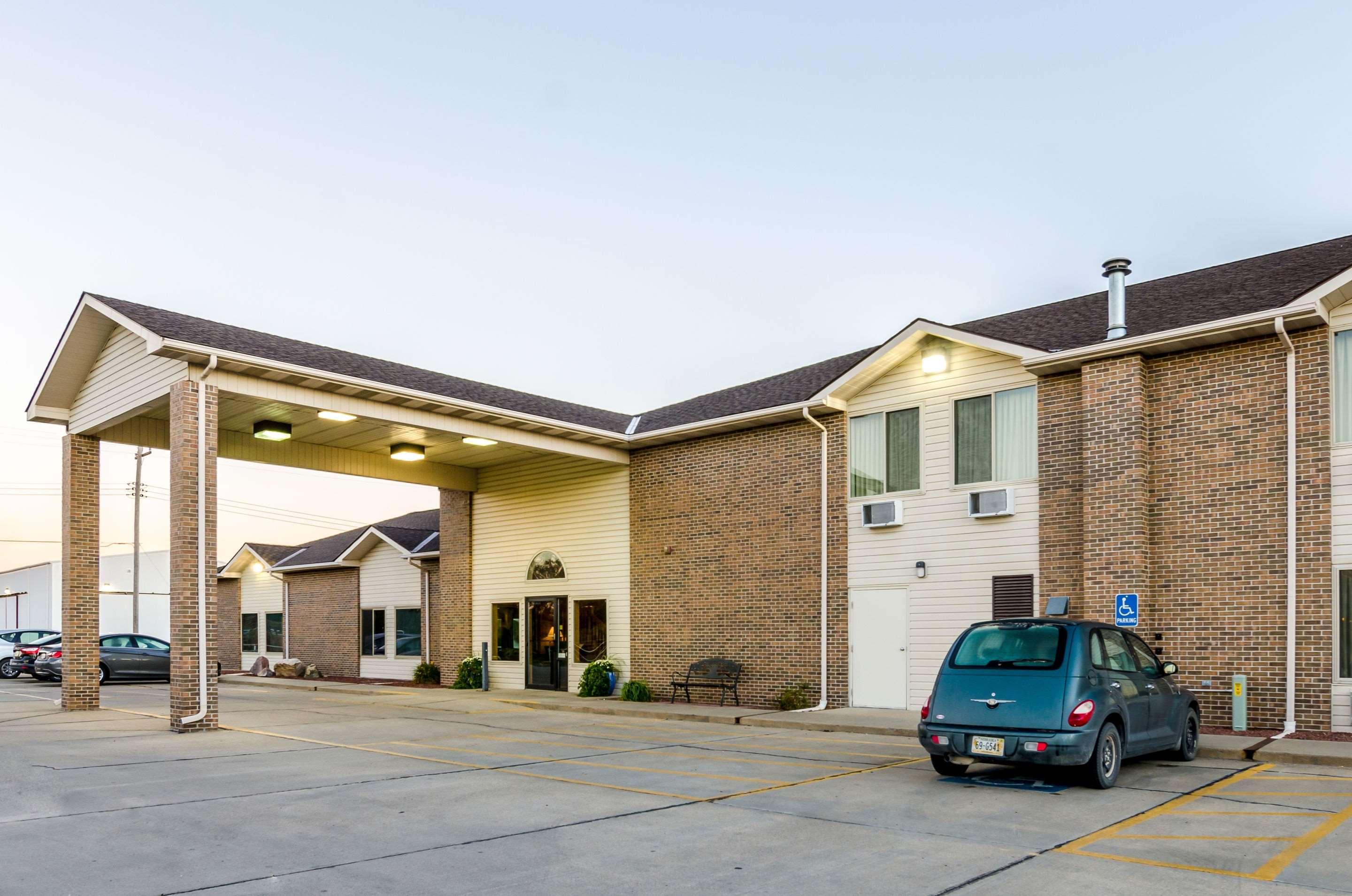 Rodeway Inn,Brown County>>Ainsworth,2 star
