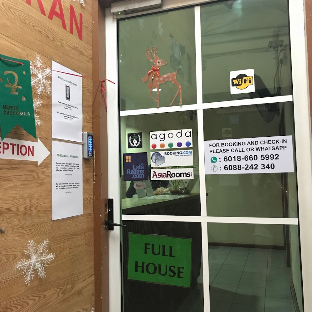 iskandar sinsuran guesthouse