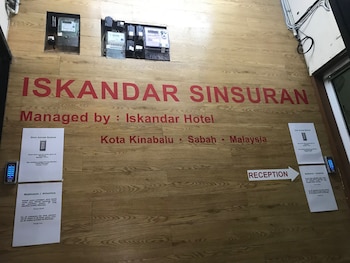iskandar sinsuran guesthouse