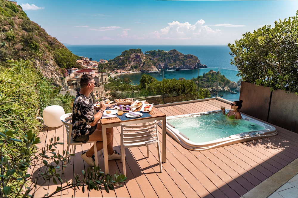 isola bella infinity suites