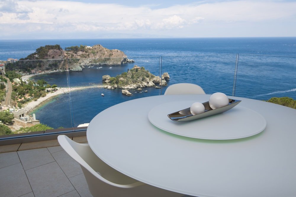 isola bella infinity suites