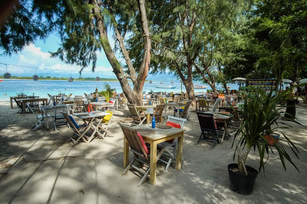 warna beach hotel