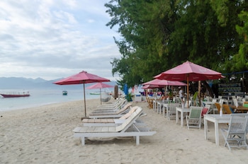 warna beach hotel