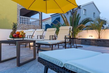 pool apartments privilege