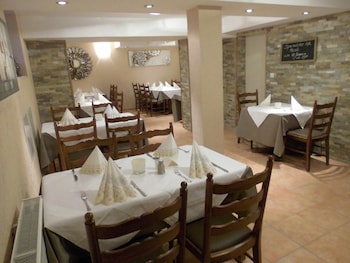 hotel restaurant schwyzerhuesli