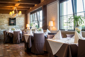 hotel restaurant schwyzerhuesli