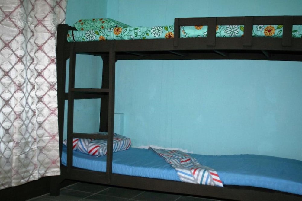 8th street guesthouse sto nino cebu hostel