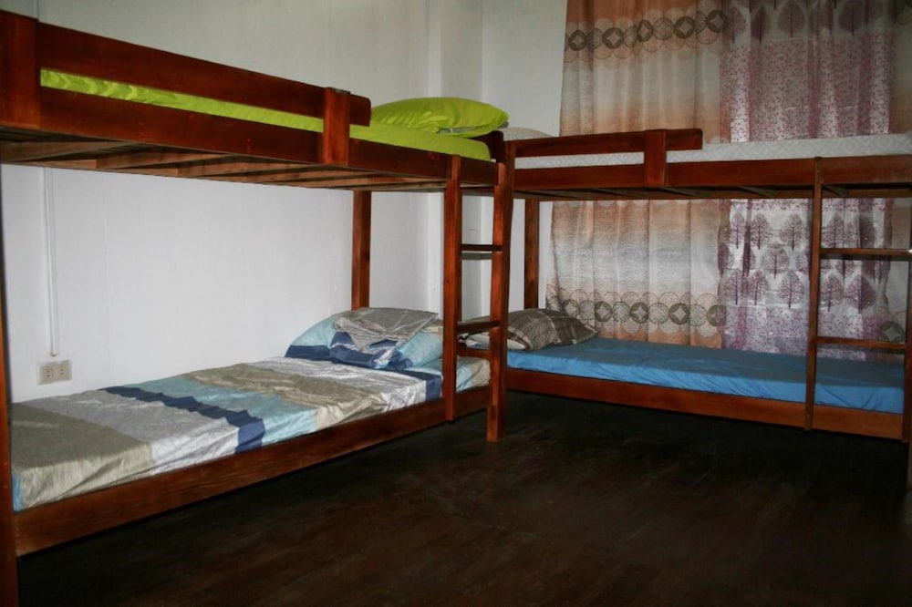 8th street guesthouse sto nino cebu hostel