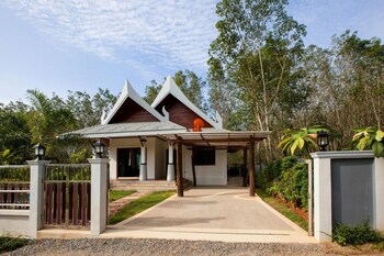 krabi naka villa