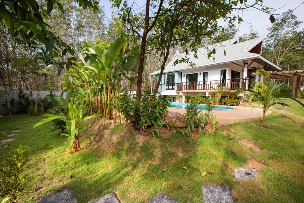 krabi naka villa