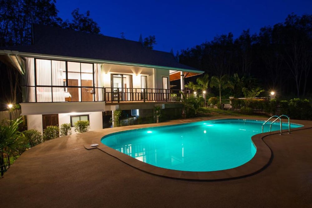 krabi naka villa