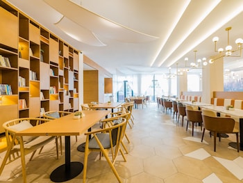 atour hotel new port development zone nanjing