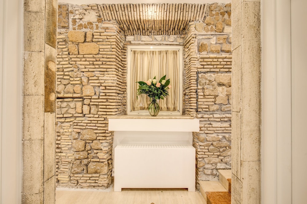 pantheonview luxury suites