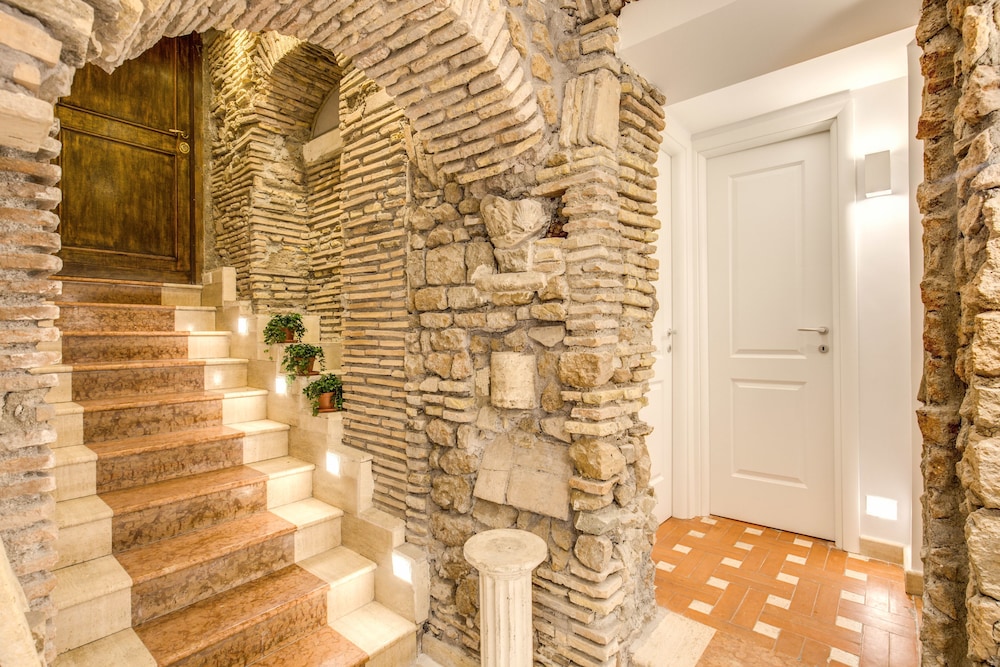 pantheonview luxury suites