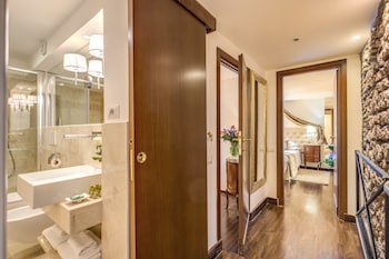 pantheonview luxury suites