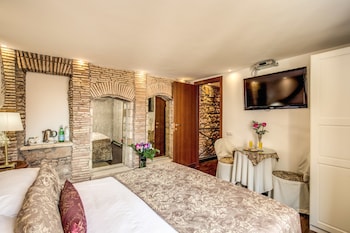 pantheonview luxury suites