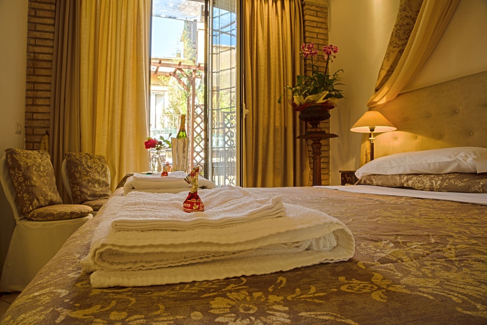 pantheonview luxury suites