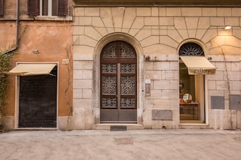 pantheonview luxury suites