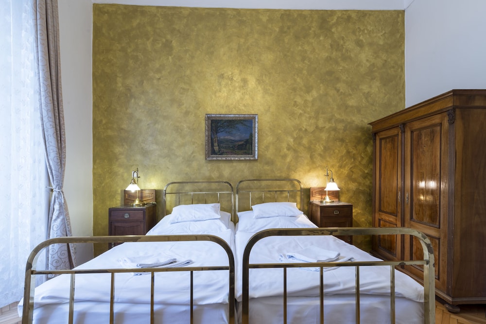 hotel u zlateho jelena