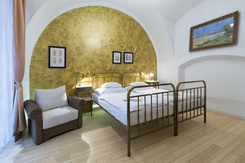 hotel u zlateho jelena