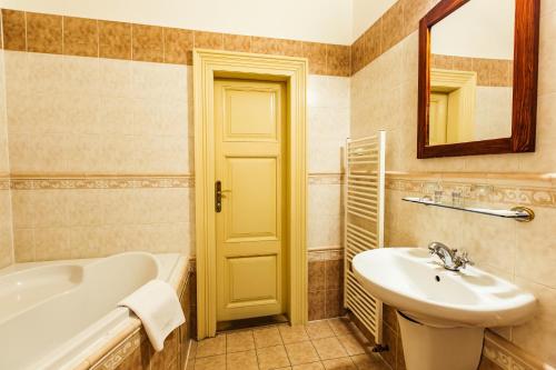 hotel u zlateho jelena