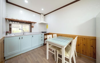 petit maison pension