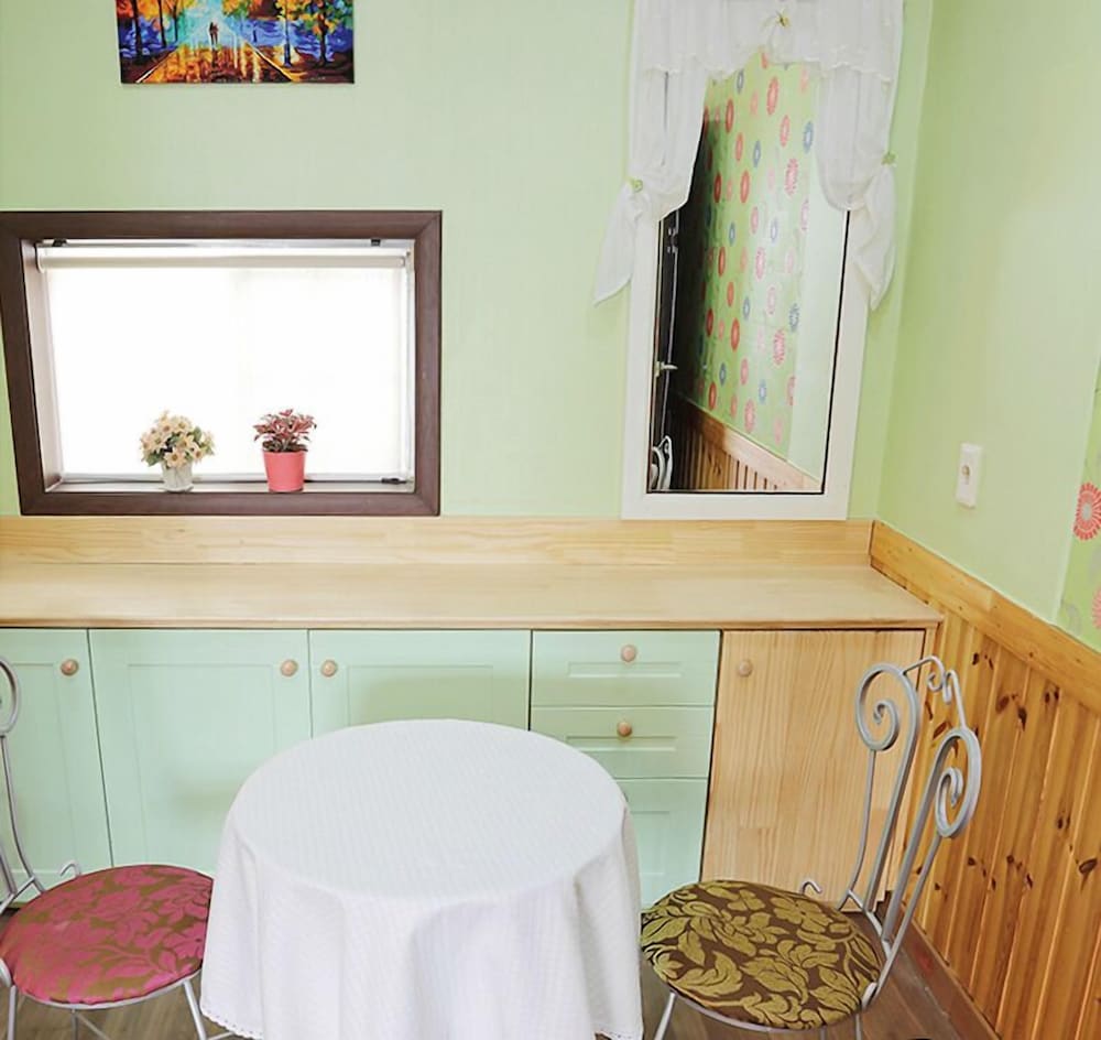 petit maison pension