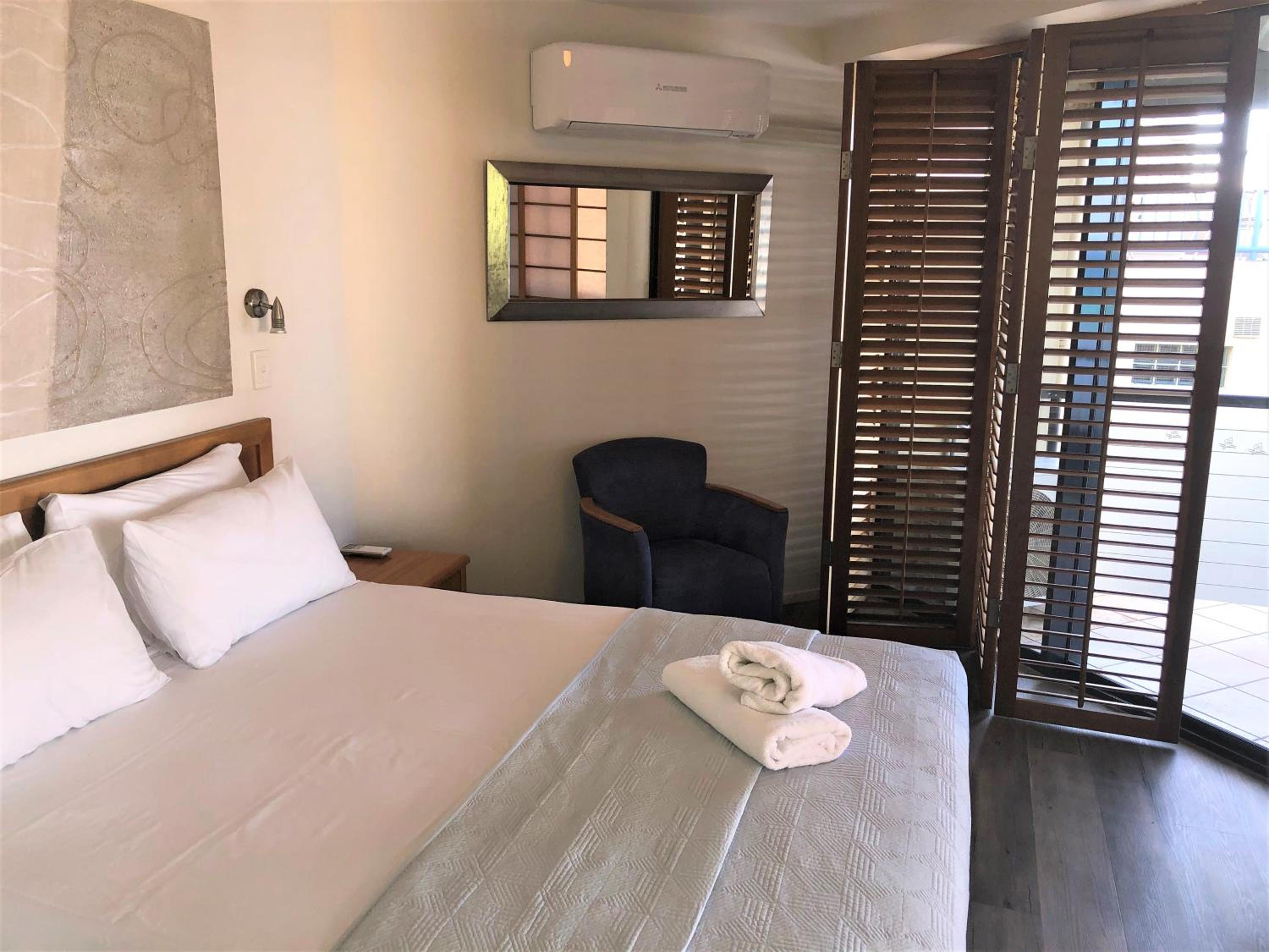 beach retreat coolum