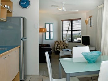 beach retreat coolum