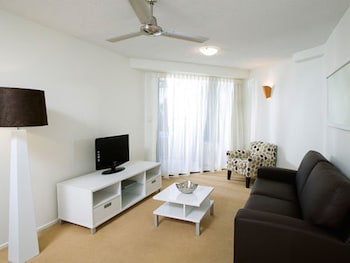 beach retreat coolum