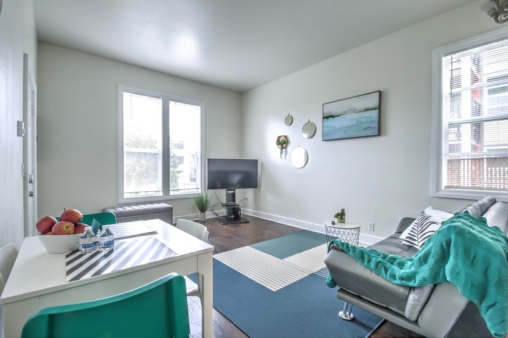 capitol hill apartments