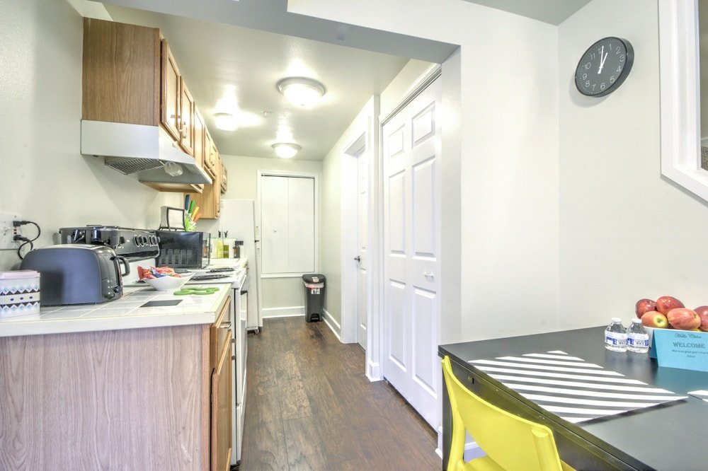 capitol hill apartments