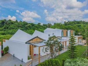 the x10 private pool villa and resort