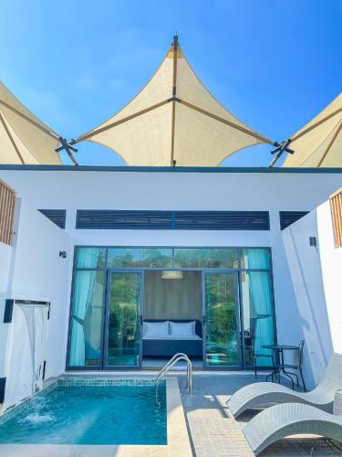 the x10 private pool villa and resort
