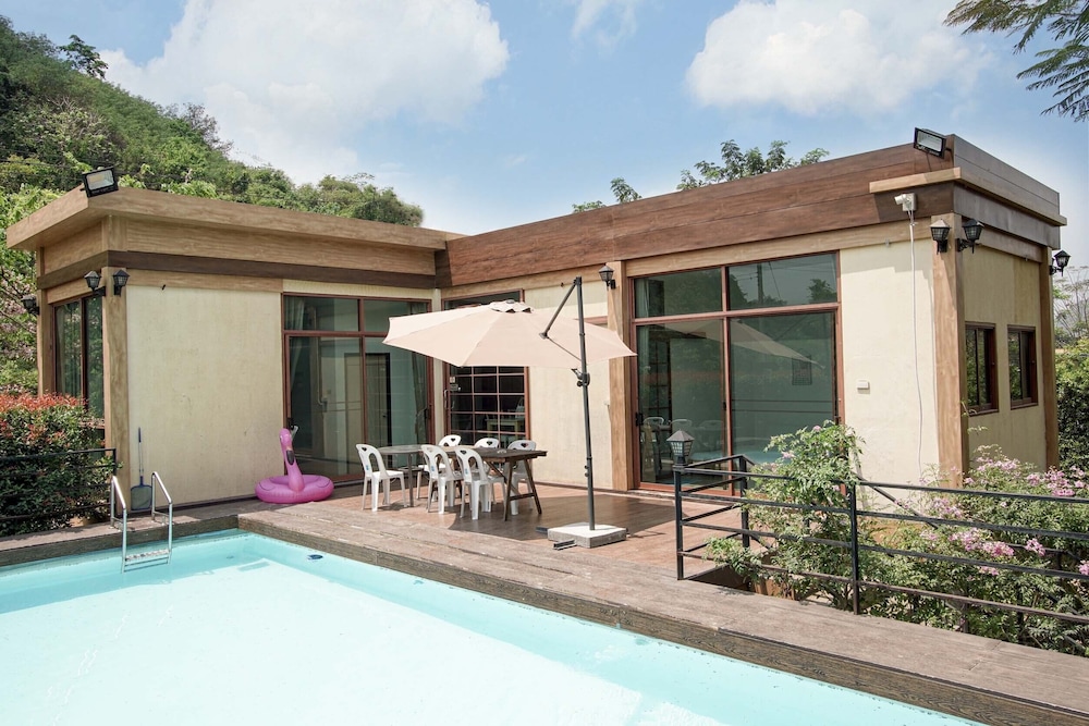 the x10 private pool villa and resort