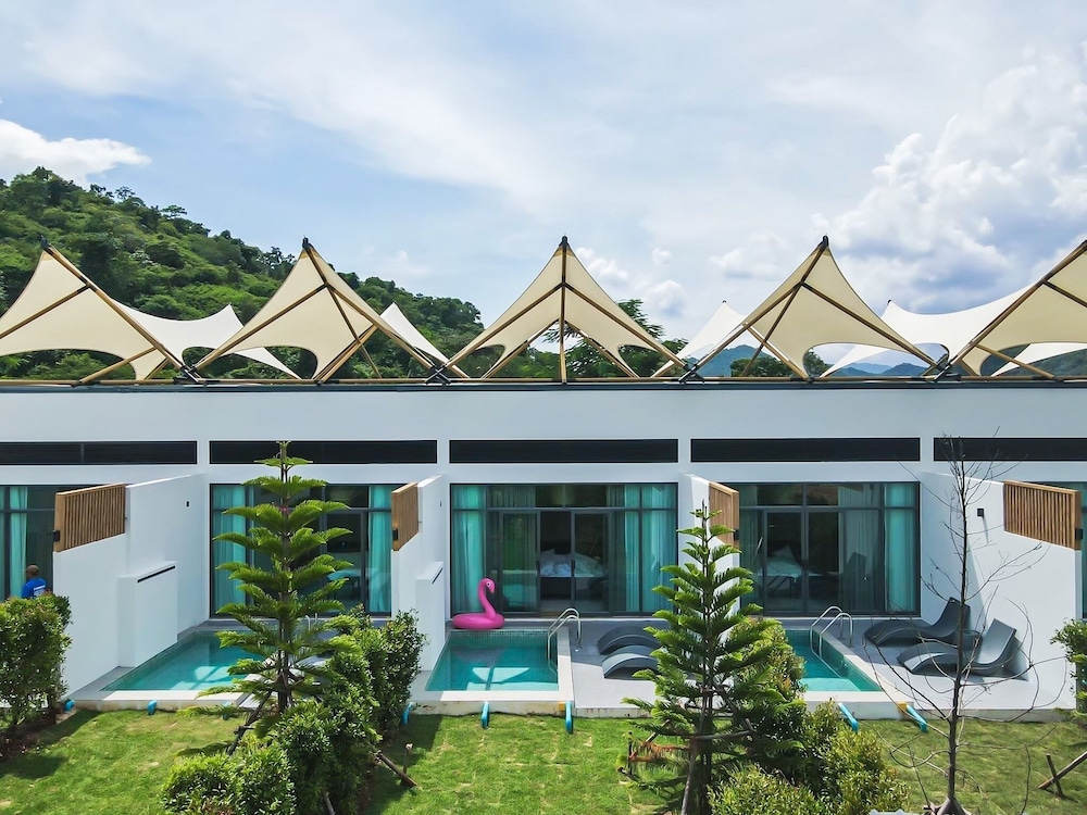the x10 private pool villa and resort