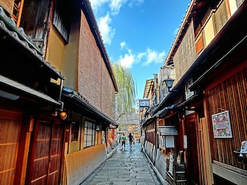 stay sakura kyoto nijo castle west i