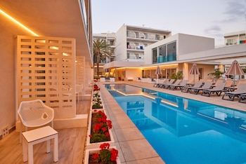 hotel more