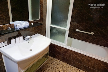 lio hotel